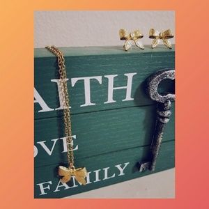 BOW NECKLACE AND EARRING SET